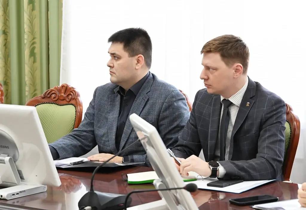 Олег Денисов: На еженедельной планерке в первую очередь уделили внимание вопросам безопасности Олег Денисов: На еженедельной планерке в первую очередь уделили внимание вопросам безопасности