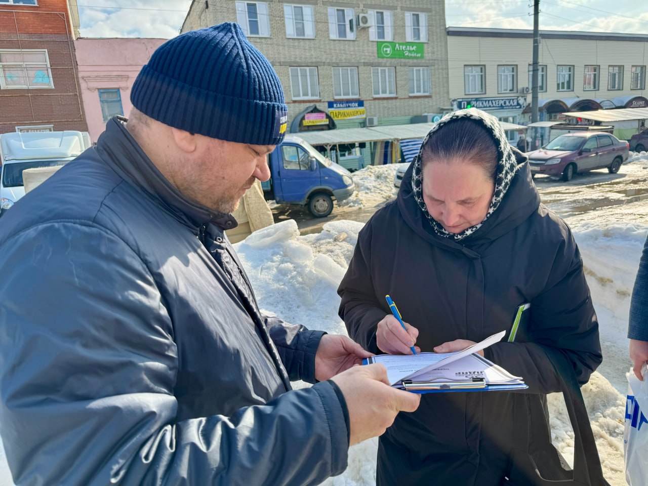 Александр Васильев принял в работу обращения жителей Кузнецка Александр Васильев принял в работу обращения жителей Кузнецка