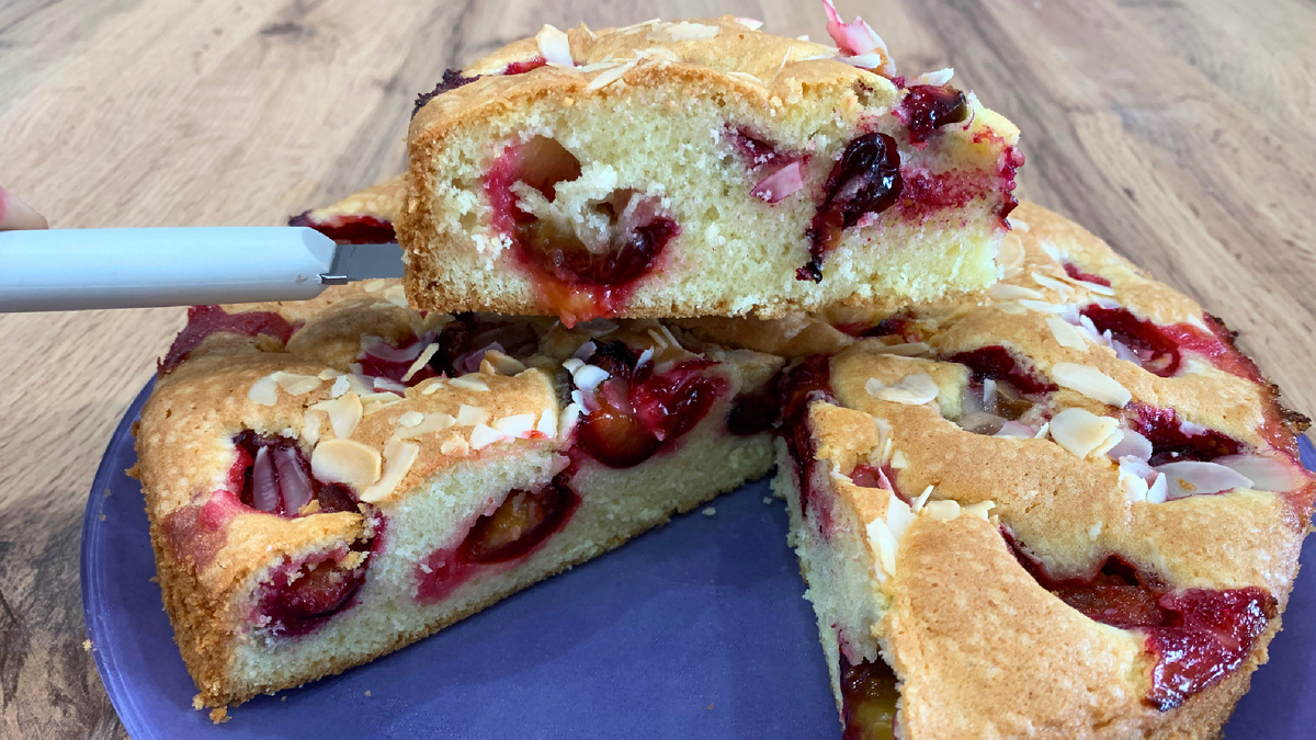 Нежный пирог со сливами: идеальный рецепт для душевного чаепития