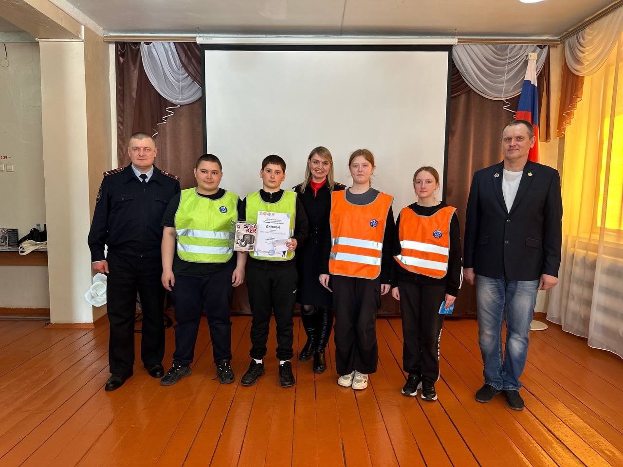 В Пензенской области состоялись областные соревнования юных инспекторов движения «Первый инспектор 2026», посвященные 90-летию Госавтоинспекции В программу соревнований были включены 3 экзамена: «Теория ПДД» В Пензенской области состоялись областные соревнования юных инспекторов движения «Первый инспектор 2026», посвященные 90-летию Госавтоинспекции В программу соревнований были включены 3 экзамена: «Теория ПДД»