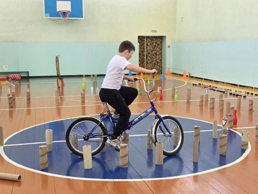 В Пензенской области состоялись областные соревнования юных инспекторов движения «Первый инспектор 2026», посвященные 90-летию Госавтоинспекции В программу соревнований были включены 3 экзамена: «Теория ПДД» В Пензенской области состоялись областные соревнования юных инспекторов движения «Первый инспектор 2026», посвященные 90-летию Госавтоинспекции В программу соревнований были включены 3 экзамена: «Теория ПДД»