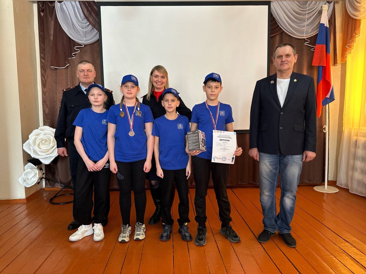 В Пензенской области состоялись областные соревнования юных инспекторов движения «Первый инспектор 2026», посвященные 90-летию Госавтоинспекции В программу соревнований были включены 3 экзамена: «Теория ПДД» В Пензенской области состоялись областные соревнования юных инспекторов движения «Первый инспектор 2026», посвященные 90-летию Госавтоинспекции В программу соревнований были включены 3 экзамена: «Теория ПДД»