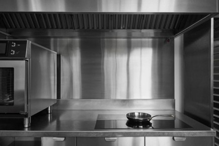 Как ухаживать за кухней из нержавеющей стали: простые советы