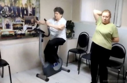 Пензенские пенсионеры занимаются суставной гимнастикой