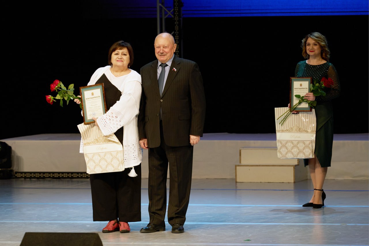 Сергей Егоров вручил награды представителям сферы культуры Сергей Егоров вручил награды представителям сферы культуры