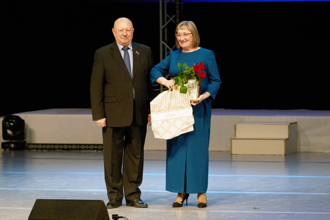 Сергей Егоров вручил награды представителям сферы культуры Сергей Егоров вручил награды представителям сферы культуры