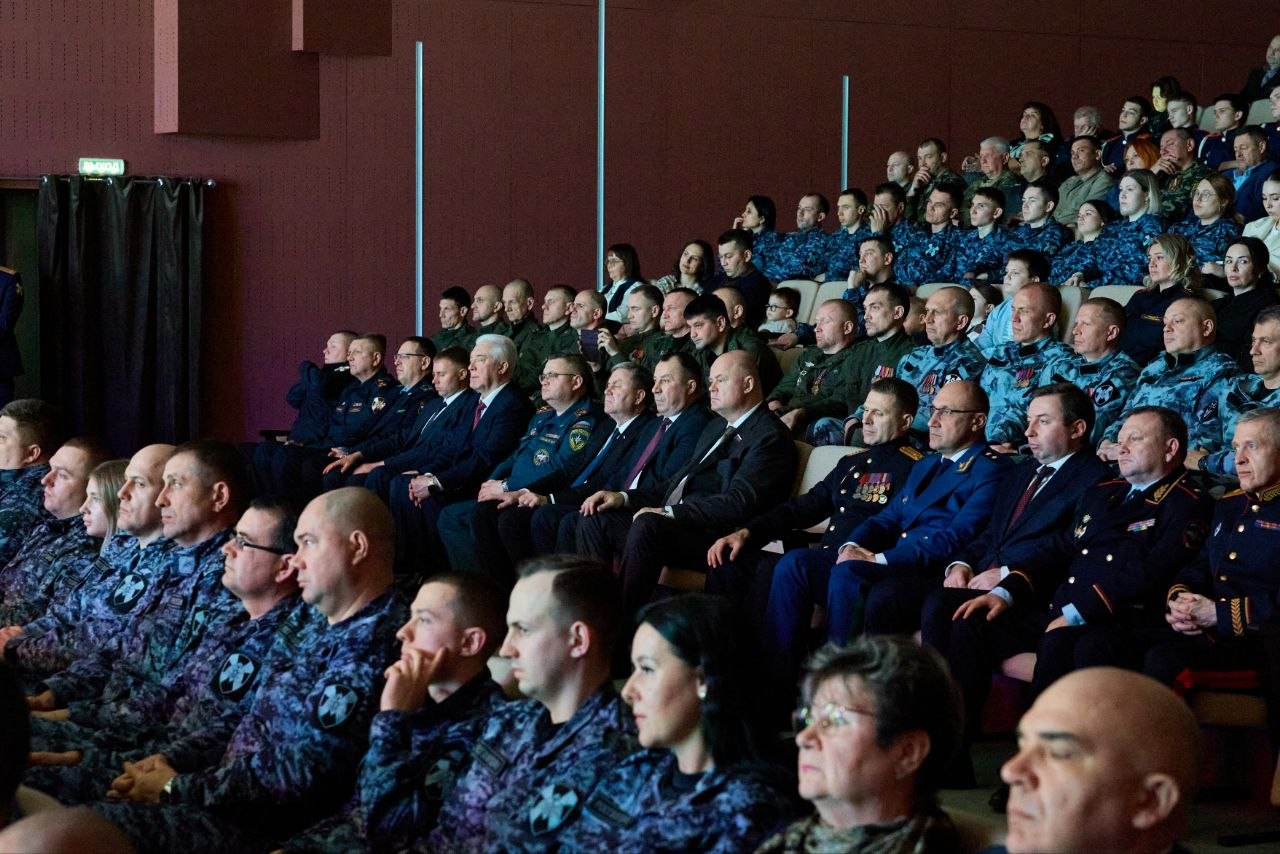 Вадим Супиков поздравил росгвардейцев с юбилейными датами Вадим Супиков поздравил росгвардейцев с юбилейными датами