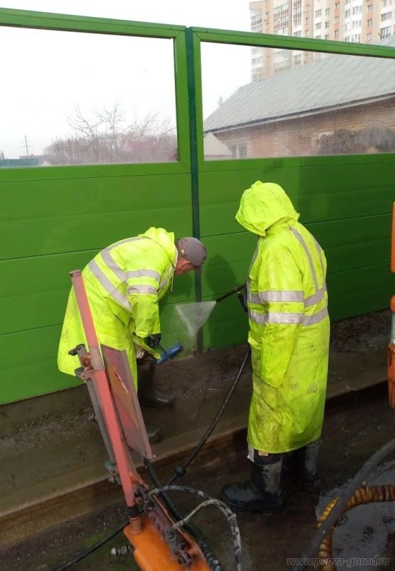 В Пензе начали мойку шумозащитных экранов после зимы В Пензе начали мойку шумозащитных экранов после зимы