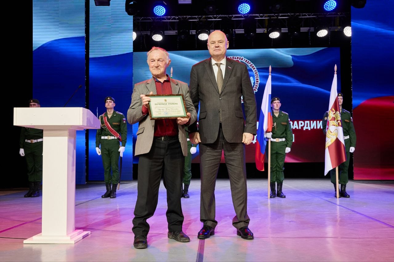 Вадим Супиков поздравил росгвардейцев с юбилейными датами Вадим Супиков поздравил росгвардейцев с юбилейными датами