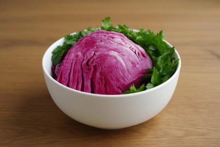 Квашеная капуста с яркой ноткой свеклы и пряным перцем