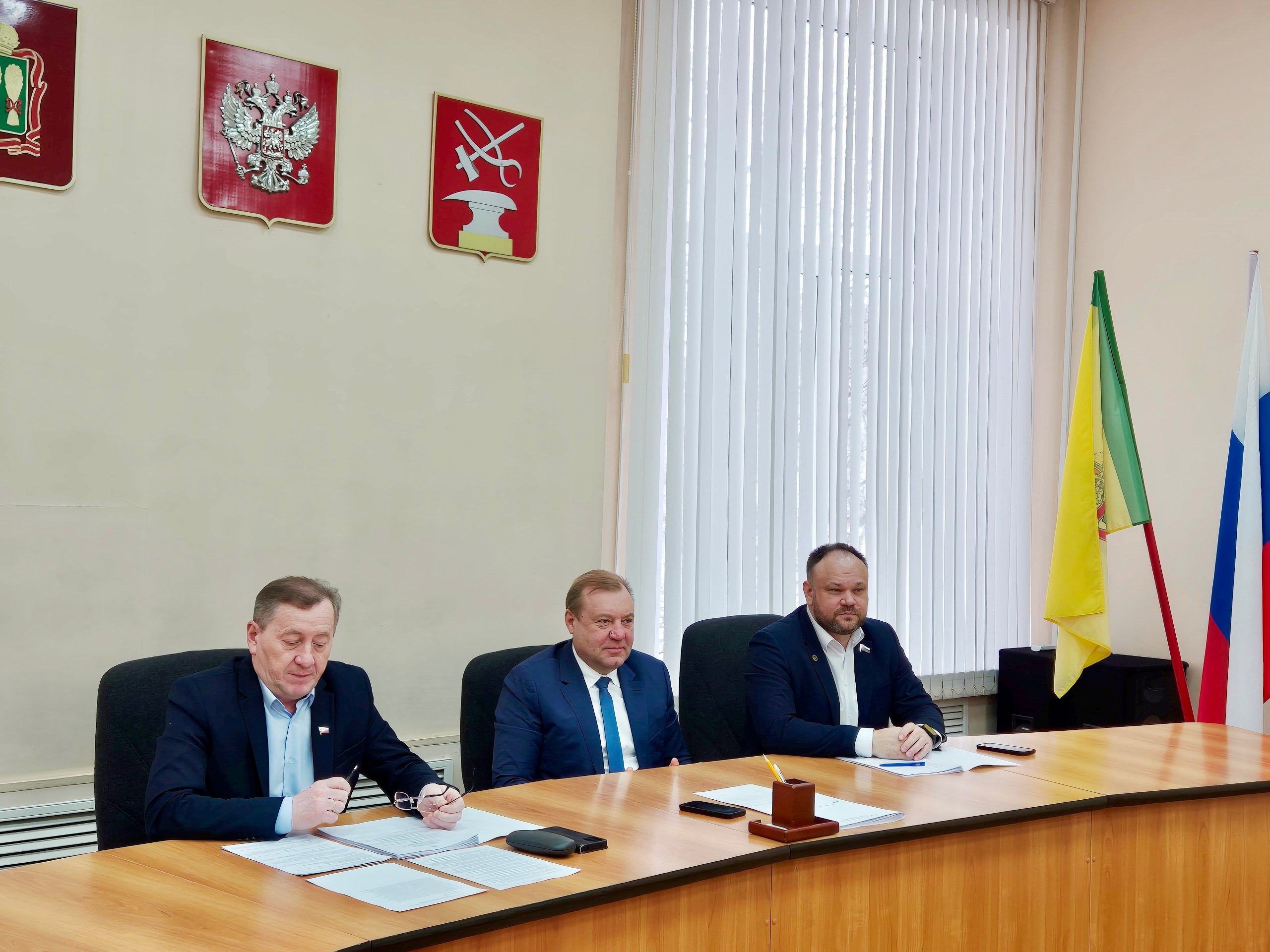 Александр Васильев обсудил отчет контрольно-счетной палаты г. Кузнецка