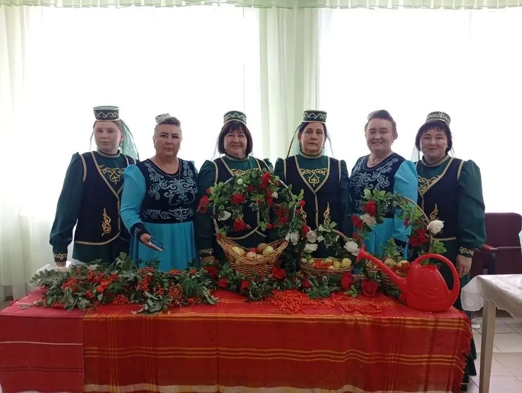 Мир вокруг нас. Городищенский район - это территория, где в мире и согласии проживают русские, татары, мордва, белорусы и представители других национальностей Мир вокруг нас. Городищенский район - это территория, где в мире и согласии проживают русские, татары, мордва, белорусы и представители других национальностей