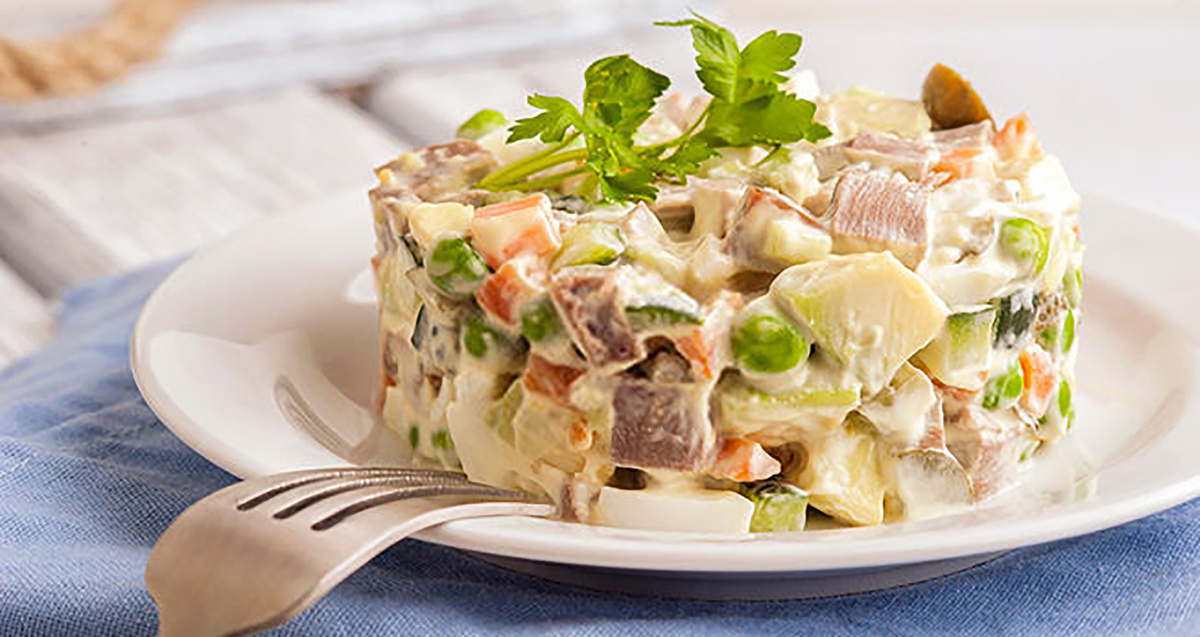 Сроки годности новогодних салатов: советы для петербуржцев