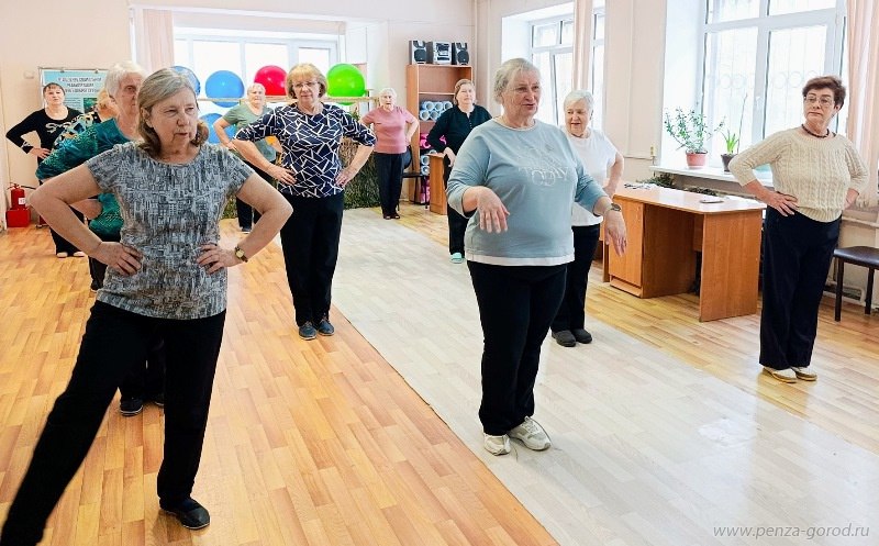 Для пожилых горожан провели занятие по суставной гимнастике Для пожилых горожан провели занятие по суставной гимнастике
