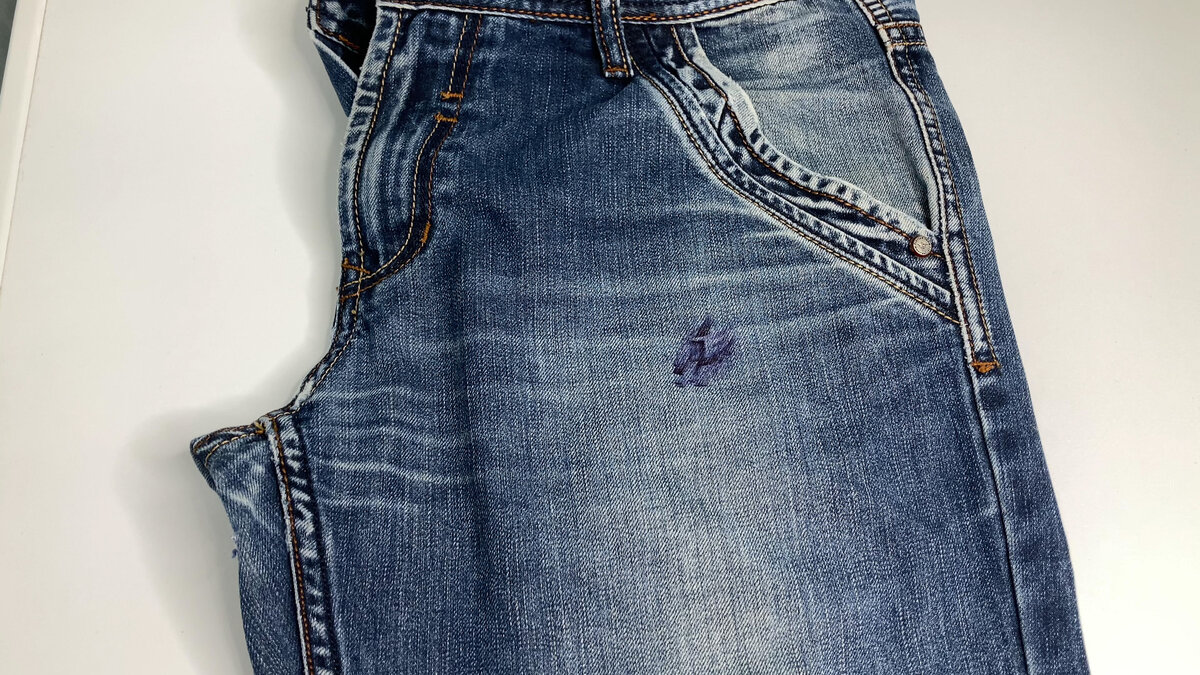 Как удалить чернила от шариковой ручки с одежды