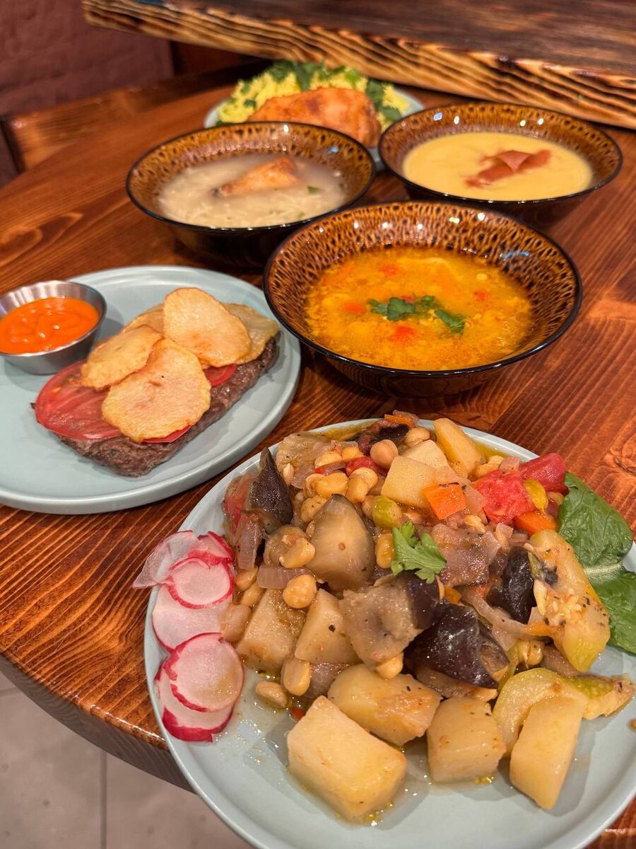 Ливанские обеды: новый гастрономический опыт в «Коллегах» на Сретенке