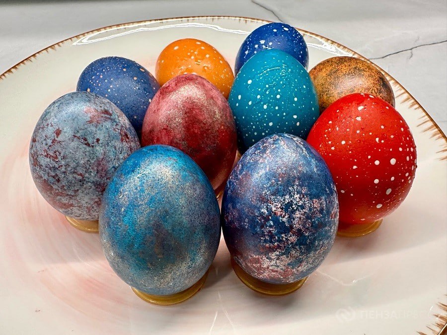 Красим яйца к Пасхе необычными способами: мастер-класс