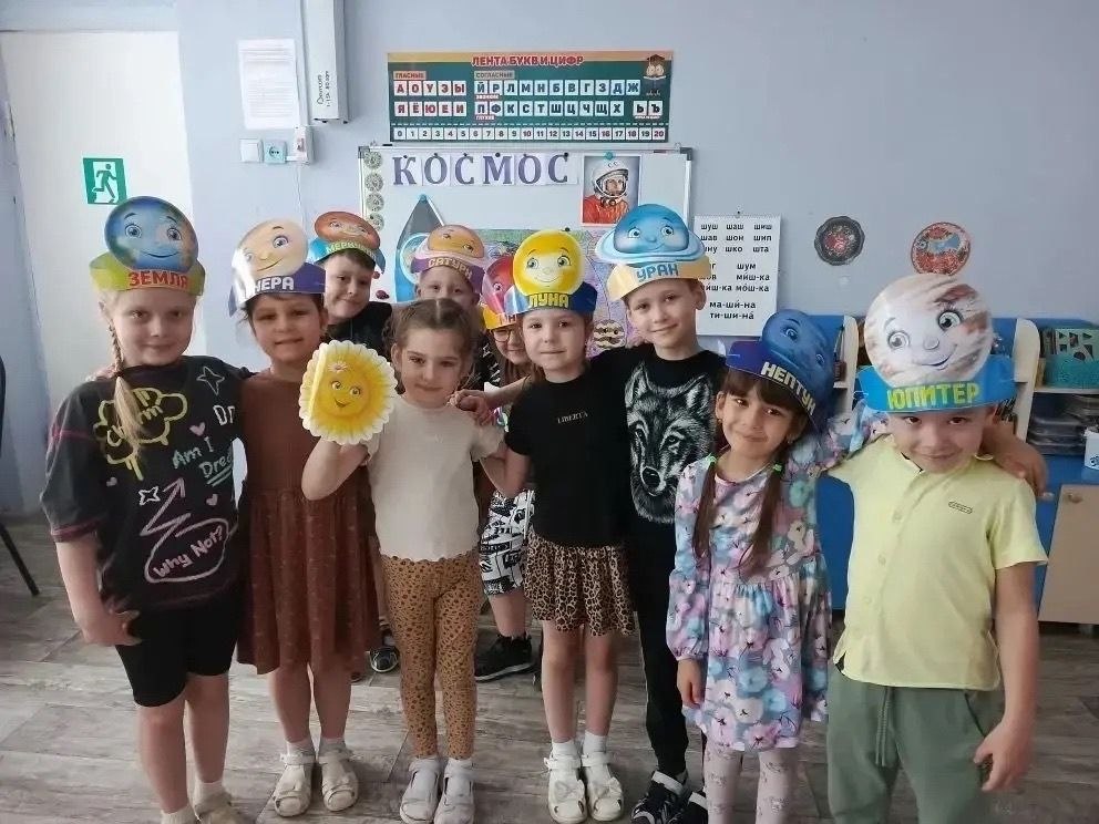 В детском саду №24 города Кузнецка сегодня было шумно и по-настоящему звёздно В детском саду №24 города Кузнецка сегодня было шумно и по-настоящему звёздно