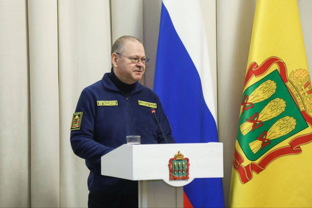 Олег Мельниченко: С радостью вручил жилищные сертификаты и ключи от квартир жителям сельских территорий и работникам АПК Олег Мельниченко: С радостью вручил жилищные сертификаты и ключи от квартир жителям сельских территорий и работникам АПК