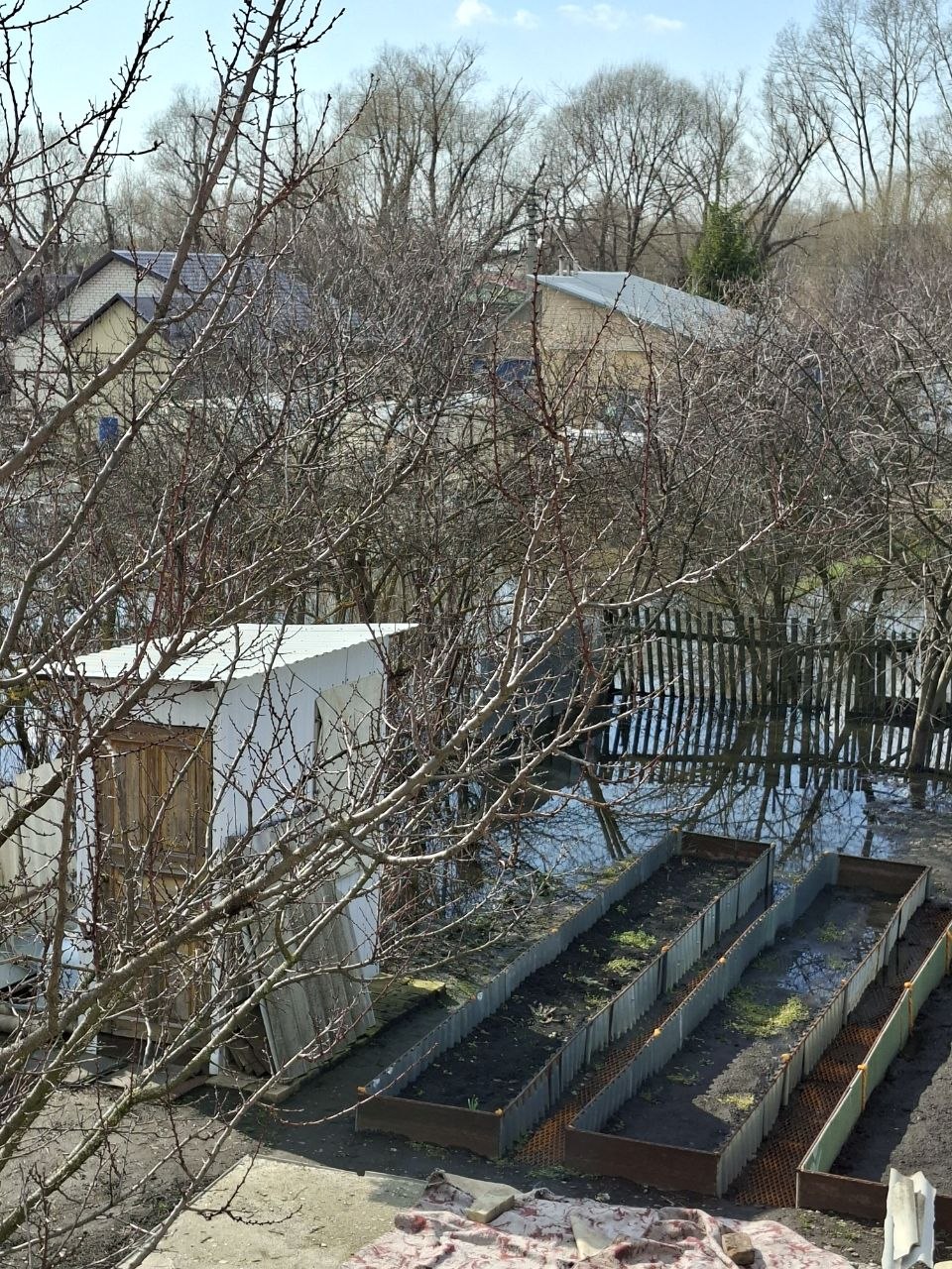 Часть участков в Кривозерье каждую весну подтапливает, сообщила наша читательница Часть участков в Кривозерье каждую весну подтапливает, сообщила наша читательница