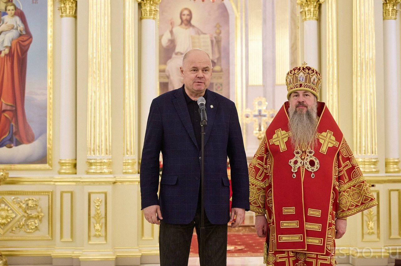 В Спасском кафедральном соборе состоялось пасхальное богослужение В Спасском кафедральном соборе состоялось пасхальное богослужение