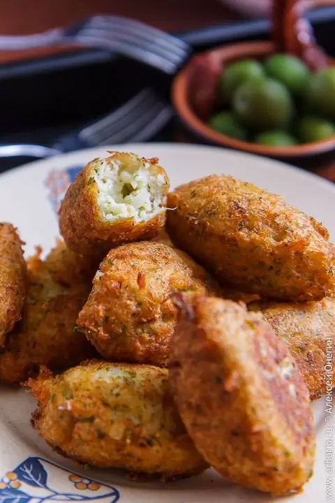 Необычная закуска: картофельные крокеты с треской — изысканная португальская находка