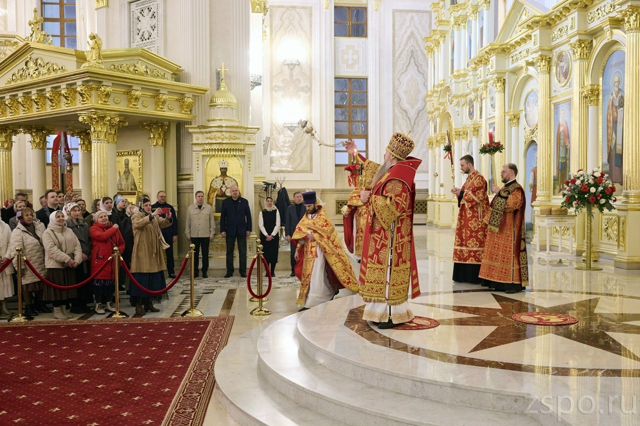 В Спасском кафедральном соборе состоялось пасхальное богослужение В Спасском кафедральном соборе состоялось пасхальное богослужение