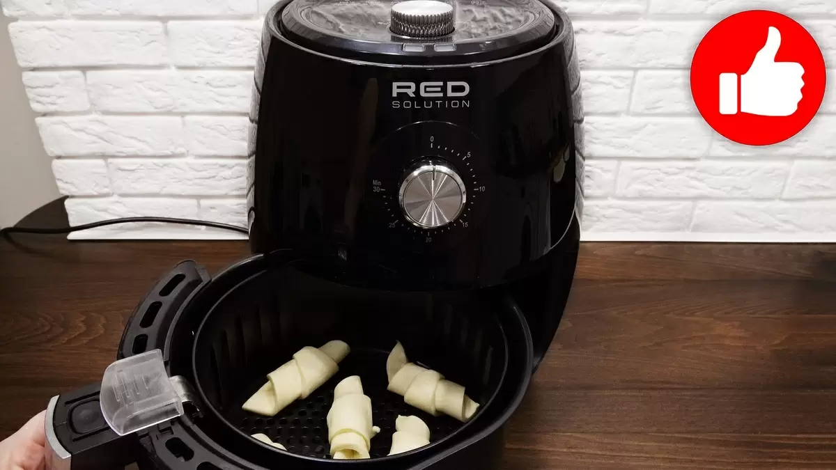 Слоеное наслаждение: как испечь восхитительные круассаны с шоколадом в аэрогриле