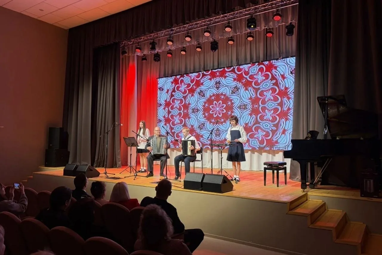 Олег Мельниченко: В Земетчино сегодня большое событие — концерт в обновленной школе искусств Олег Мельниченко: В Земетчино сегодня большое событие — концерт в обновленной школе искусств