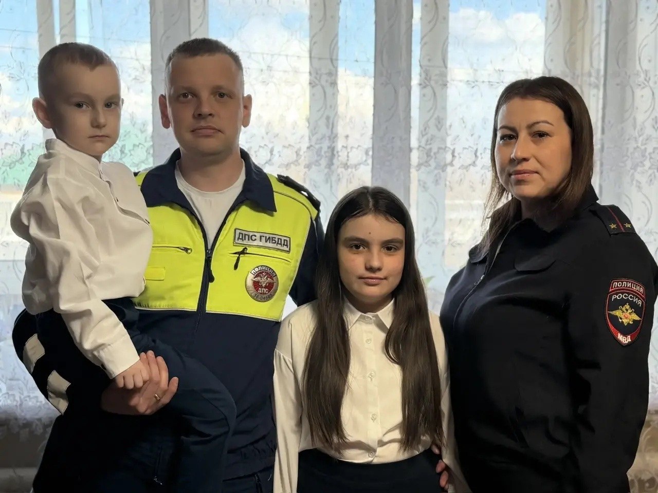 Неравнодушные сердца офицеров Неравнодушные сердца офицеров