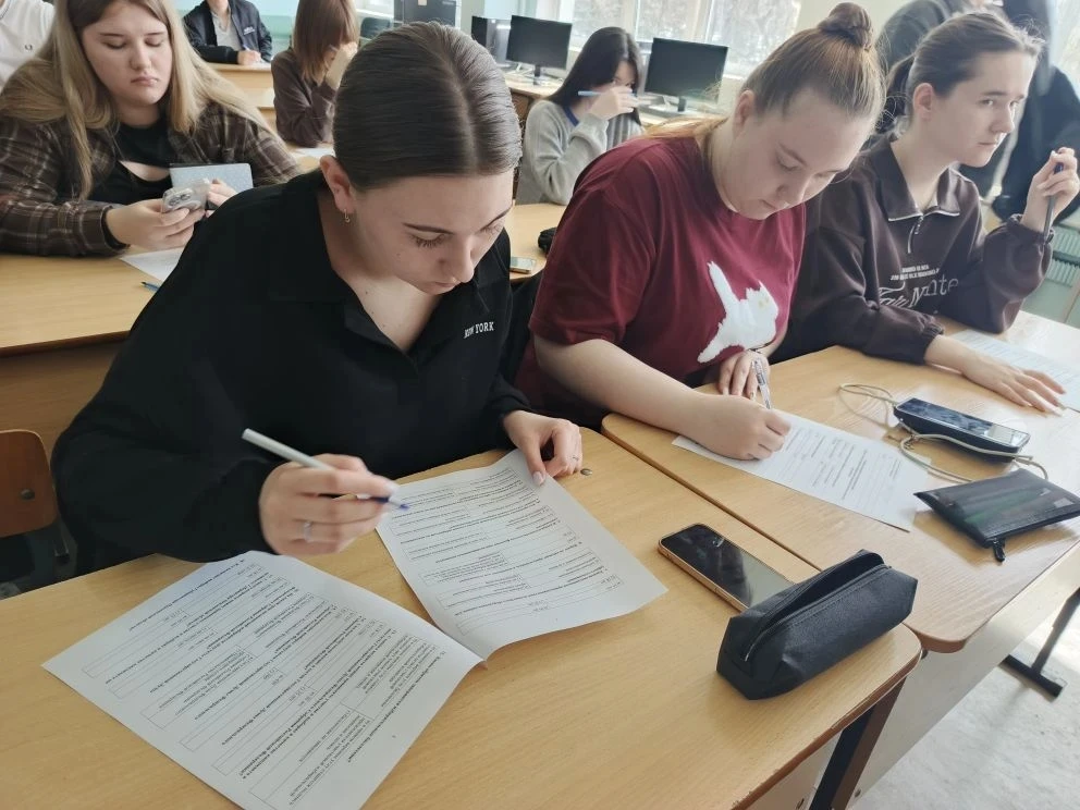 Полным ходом в городе Пенза продолжается избирательный диктант Полным ходом в городе Пенза продолжается избирательный диктант