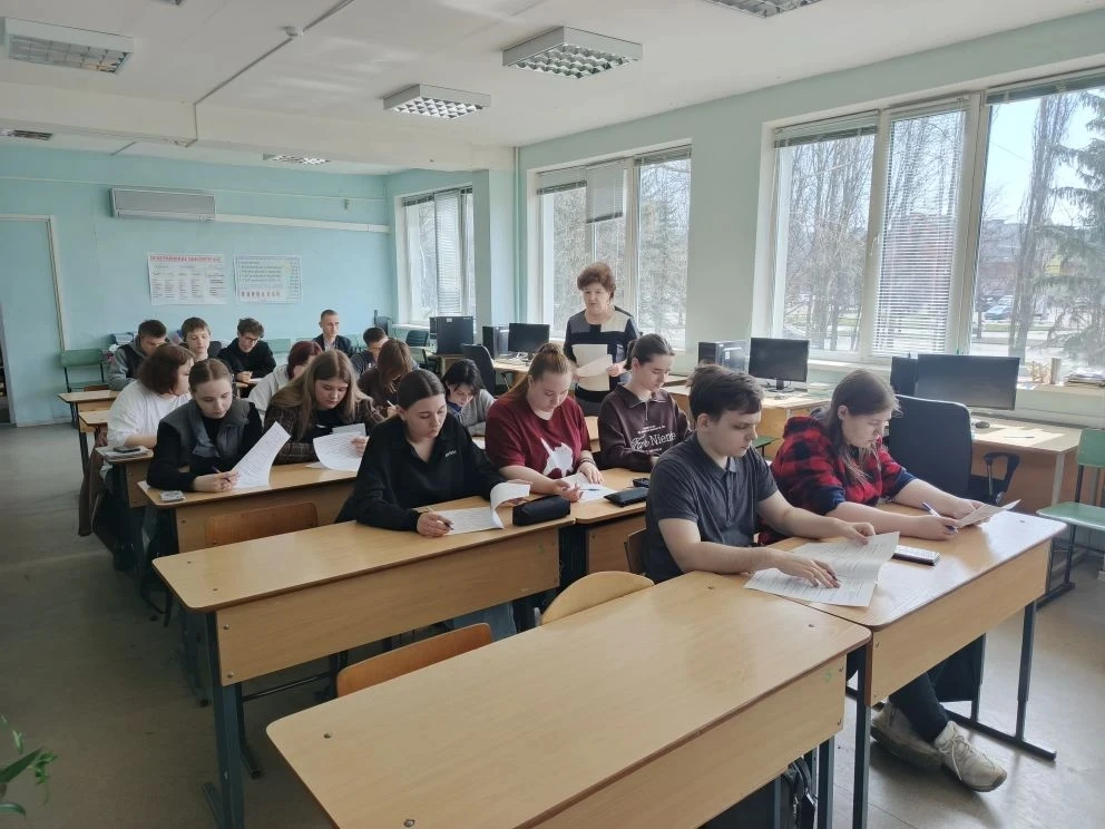 Полным ходом в городе Пенза продолжается избирательный диктант Полным ходом в городе Пенза продолжается избирательный диктант