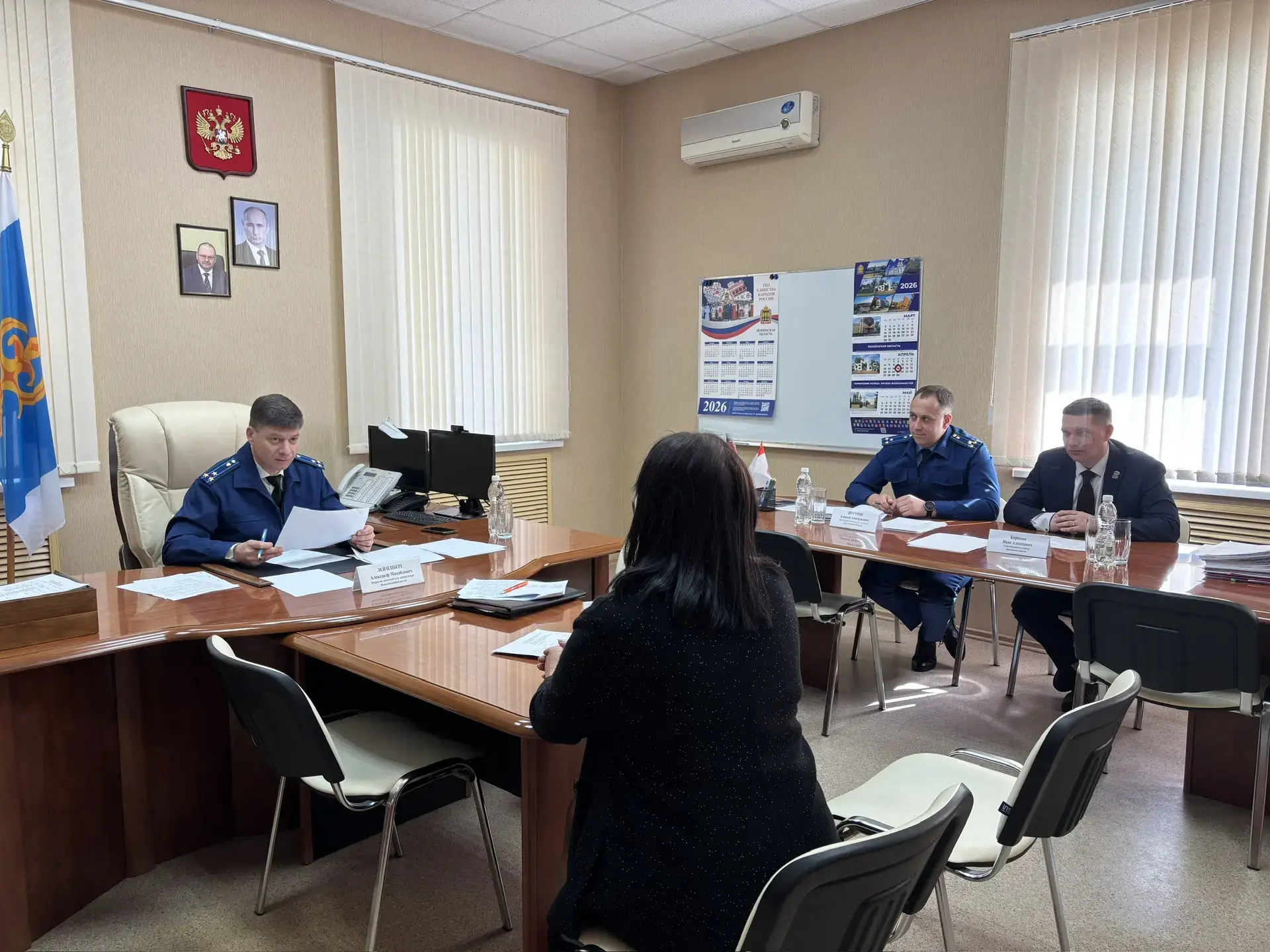 Сегодня первый заместитель прокурора региона Александр Лейзенберг провел личный прием граждан в Пензенском районе Сегодня первый заместитель прокурора региона Александр Лейзенберг провел личный прием граждан в Пензенском районе