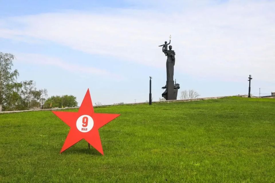 Олег Мельниченко: Наши земляки сегодня почтили память Героя России, участника Великой Отечественной войны Николая Васильевича Терёхина Олег Мельниченко: Наши земляки сегодня почтили память Героя России, участника Великой Отечественной войны Николая Васильевича Терёхина