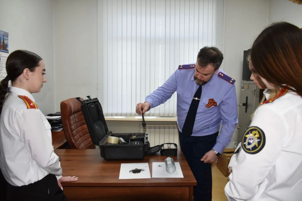Ветераном следствия для учащихся кадетского класса проведено практическое занятие Ветераном следствия для учащихся кадетского класса проведено практическое занятие