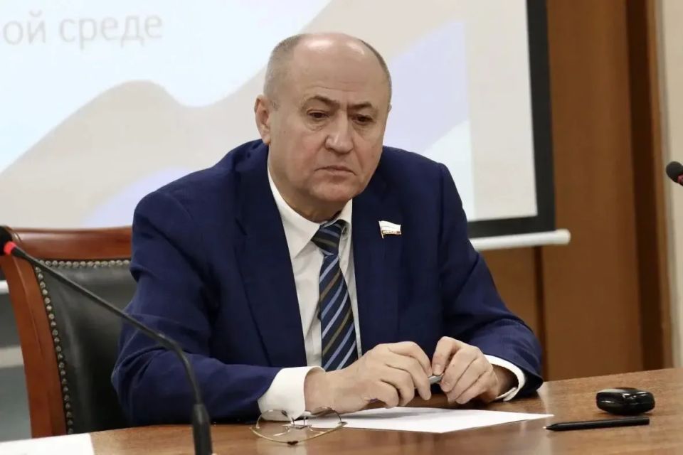Олег Мельниченко: В прокуратуре Пензенской области принял участие в межведомственном совещании, на котором вместе с представителями правоохранительных органов и Уполномоченным по правам ребенка в регионе говорили об усилении... Олег Мельниченко: В прокуратуре Пензенской области принял участие в межведомственном совещании, на котором вместе с представителями правоохранительных органов и Уполномоченным по правам ребенка в регионе говорили об усилении...