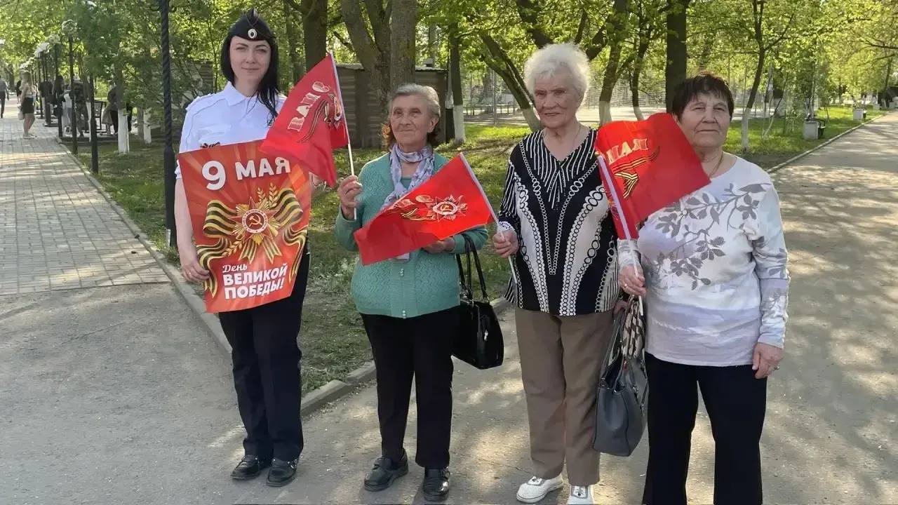 Сотрудники пензенской Госавтоинспекции провели мероприятия в честь Великой Победы, призванные напомнить о подвиге народа и выразить уважение и благодарность участникам войны и труженикам тыла