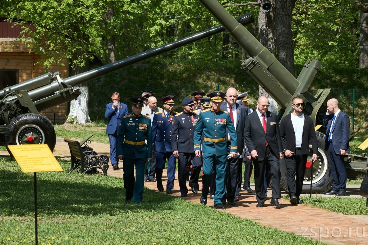 Вадим Супиков почтил память ветеранов пензенского артинститута Вадим Супиков почтил память ветеранов пензенского артинститута