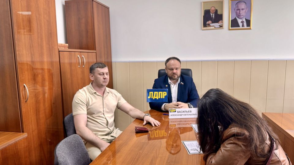 Александр Васильев провел прием граждан