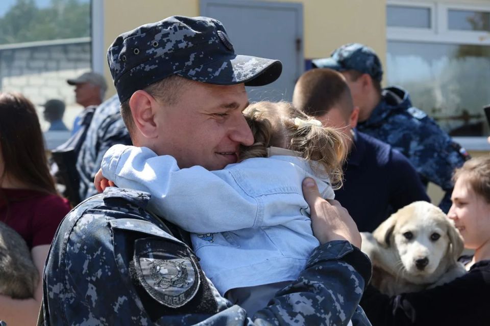 Сводный отряд полицейских Пензенской области вернулся домой после командировки на Северном Кавказе Сводный отряд полицейских Пензенской области вернулся домой после командировки на Северном Кавказе