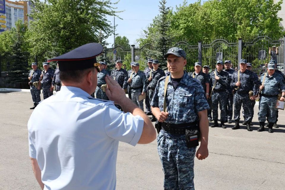 Сводный отряд полицейских Пензенской области вернулся домой после командировки на Северном Кавказе Сводный отряд полицейских Пензенской области вернулся домой после командировки на Северном Кавказе