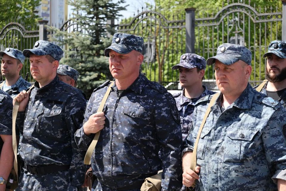 Сводный отряд полицейских Пензенской области вернулся домой после командировки на Северном Кавказе Сводный отряд полицейских Пензенской области вернулся домой после командировки на Северном Кавказе