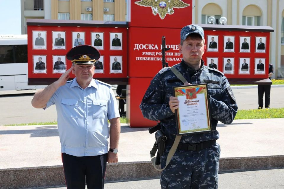 Сводный отряд полицейских Пензенской области вернулся домой после командировки на Северном Кавказе Сводный отряд полицейских Пензенской области вернулся домой после командировки на Северном Кавказе