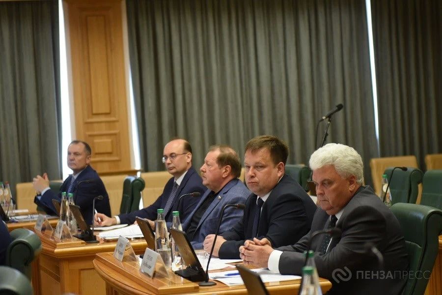 Также 18 мая в рамках Дней Пензенской области в Совете Федерации врио первого зампреда регионального правительства Олег Ягов обратился к участникам расширенного заседания комитета по науке, образованию и культуре с просьбой... Также 18 мая в рамках Дней Пензенской области в Совете Федерации врио первого зампреда регионального правительства Олег Ягов обратился к участникам расширенного заседания комитета по науке, образованию и культуре с просьбой...