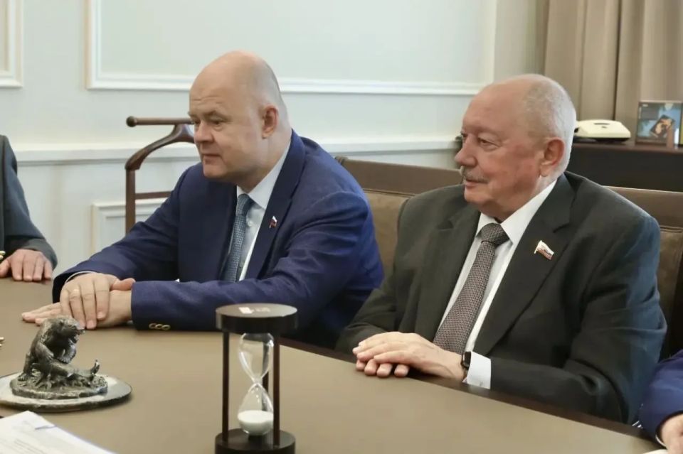 Олег Мельниченко: Председатель Комитета СФ по Регламенту и организации парламентской деятельности Вячеслав Степанович Тимченко отметил достойную работу Пензенской области в части исполнения прошлого постановления Совета... Олег Мельниченко: Председатель Комитета СФ по Регламенту и организации парламентской деятельности Вячеслав Степанович Тимченко отметил достойную работу Пензенской области в части исполнения прошлого постановления Совета...