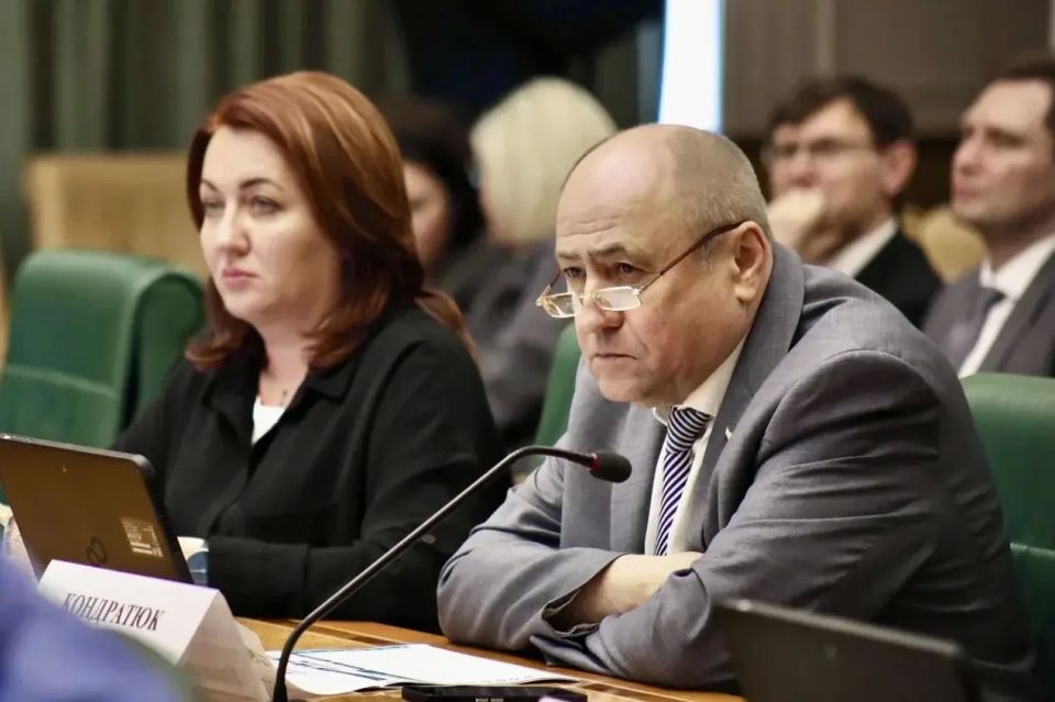 Олег Мельниченко: Принял участие в парламентских слушаниях, посвященных реализации нацпроекта «Экологическое благополучие», которые провел первый заместитель председателя Совета Федерации Андрей Владимирович Яцкин Олег Мельниченко: Принял участие в парламентских слушаниях, посвященных реализации нацпроекта «Экологическое благополучие», которые провел первый заместитель председателя Совета Федерации Андрей Владимирович Яцкин