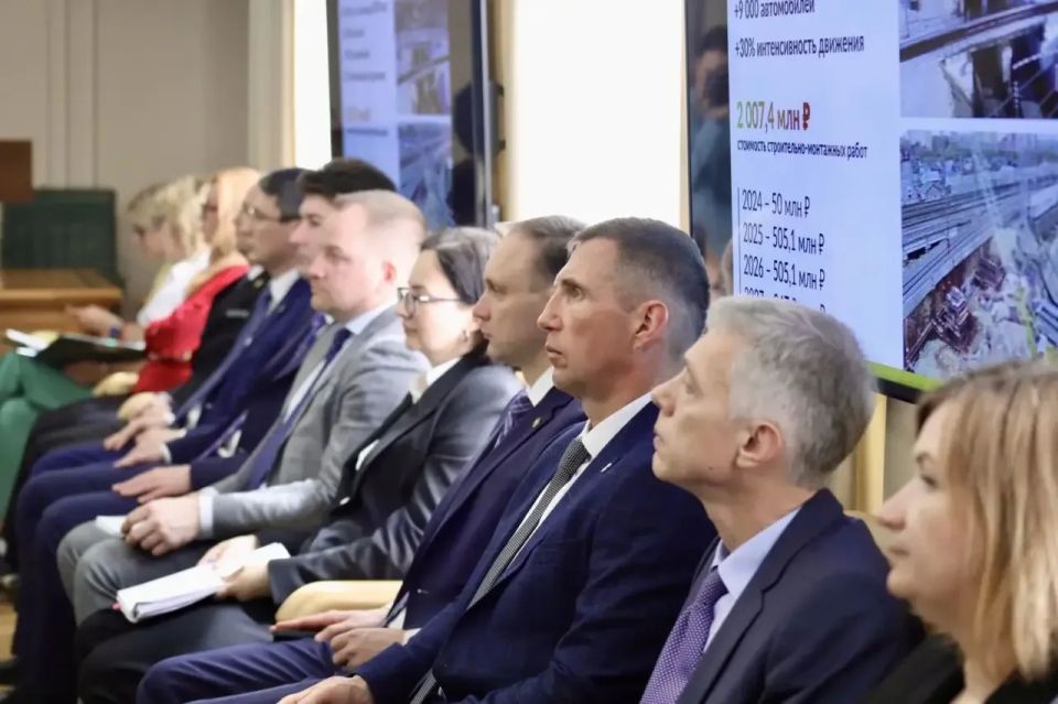 Олег Мельниченко: На расширенном заседании Комитета Совета Федерации по экономической политике под руководством первого заместителя председателя Комитета Ивана Николаевича Абрамова представили для рассмотрения проекты по... Олег Мельниченко: На расширенном заседании Комитета Совета Федерации по экономической политике под руководством первого заместителя председателя Комитета Ивана Николаевича Абрамова представили для рассмотрения проекты по...