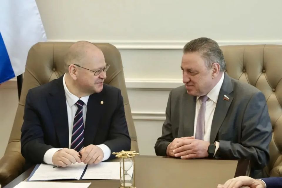Олег Мельниченко: Председатель Комитета СФ по Регламенту и организации парламентской деятельности Вячеслав Степанович Тимченко отметил достойную работу Пензенской области в части исполнения прошлого постановления Совета... Олег Мельниченко: Председатель Комитета СФ по Регламенту и организации парламентской деятельности Вячеслав Степанович Тимченко отметил достойную работу Пензенской области в части исполнения прошлого постановления Совета...