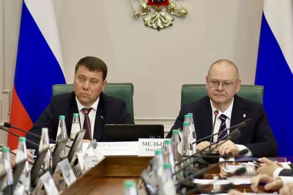 Олег Мельниченко: На расширенном заседании Комитета Совета Федерации по экономической политике под руководством первого заместителя председателя Комитета Ивана Николаевича Абрамова представили для рассмотрения проекты по... Олег Мельниченко: На расширенном заседании Комитета Совета Федерации по экономической политике под руководством первого заместителя председателя Комитета Ивана Николаевича Абрамова представили для рассмотрения проекты по...