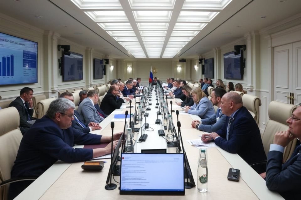 Парламентарии приняли участие в заседаниях профильных комитетов Совета Федерации РФ